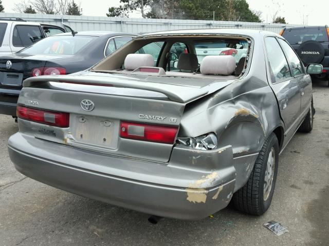 4T1BF22KXWU068191 - 1998 TOYOTA CAMRY CE GRAY photo 4