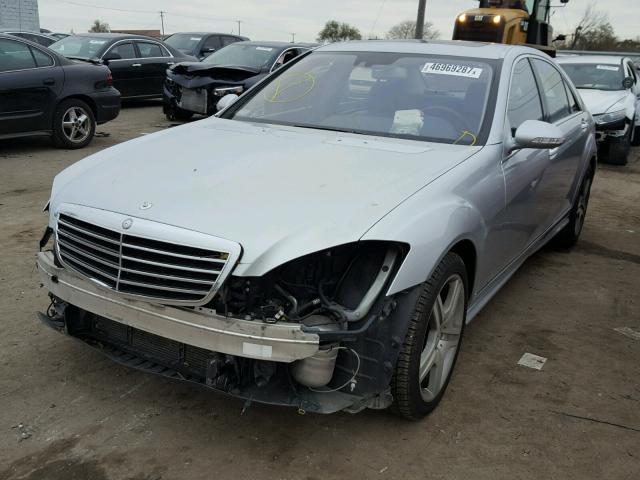 WDDNG71X78A180983 - 2008 MERCEDES-BENZ S 550 SILVER photo 2