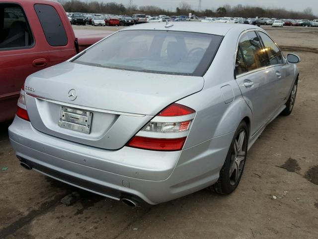 WDDNG71X78A180983 - 2008 MERCEDES-BENZ S 550 SILVER photo 4