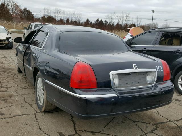 1LNHM82W75Y655106 - 2005 LINCOLN TOWN CAR S BLACK photo 3