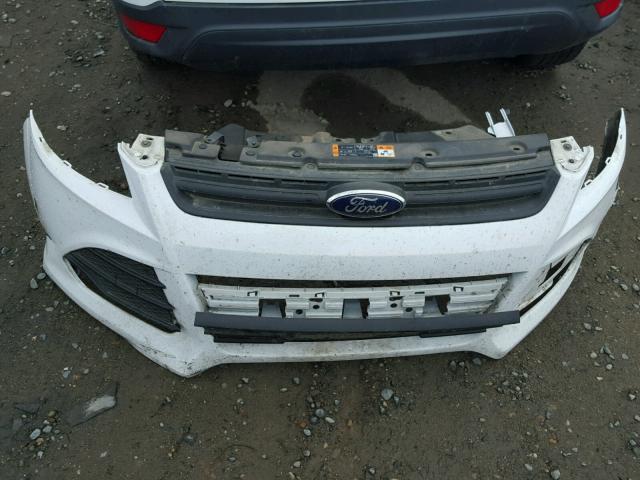 1FMCU0F71FUA92576 - 2015 FORD ESCAPE S WHITE photo 9