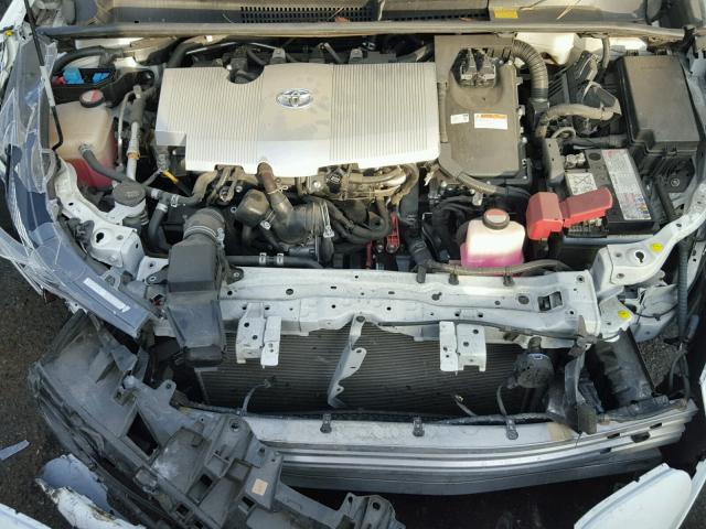 JTDKBRFU2G3516404 - 2016 TOYOTA PRIUS WHITE photo 7