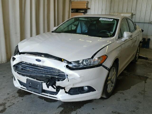 3FA6P0HR8DR139264 - 2013 FORD FUSION SE WHITE photo 2