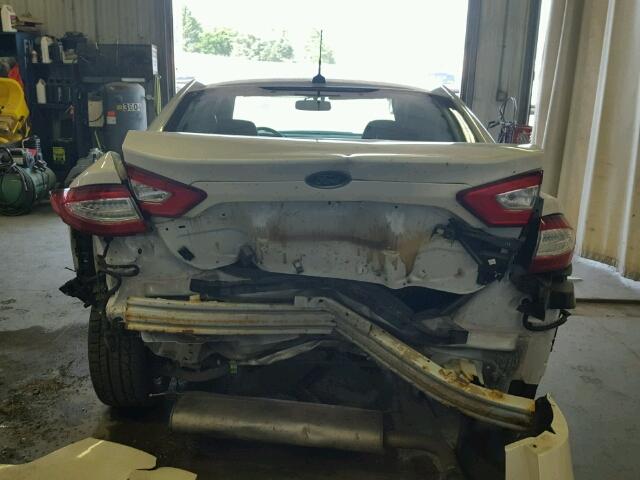 3FA6P0HR8DR139264 - 2013 FORD FUSION SE WHITE photo 9