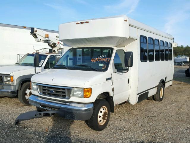 1FDXE45S26HA03652 - 2006 FORD E450 WHITE photo 2