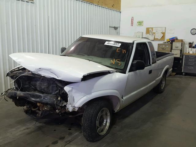 1GTCS19W318249108 - 2001 GMC SONOMA WHITE photo 2