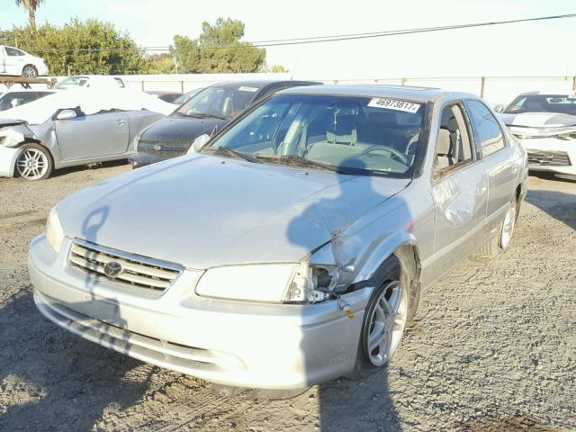 4T1BF22K71U120501 - 2001 TOYOTA CAMRY LE SILVER photo 2