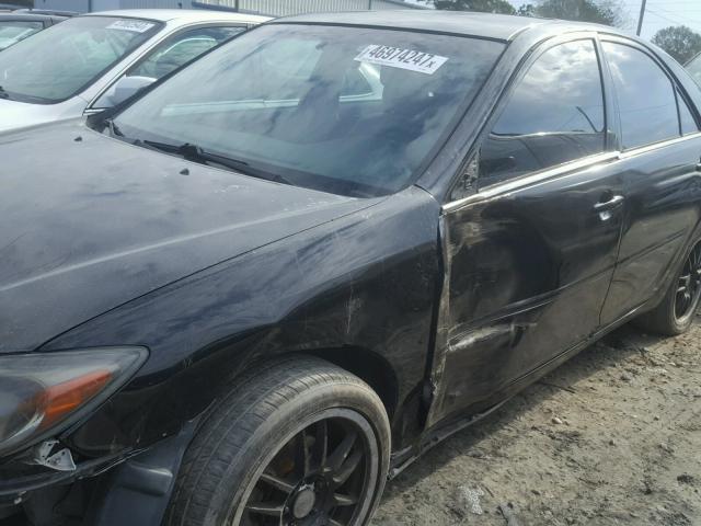 JTDBE32K520028020 - 2002 TOYOTA CAMRY LE შავი ფოტო 9