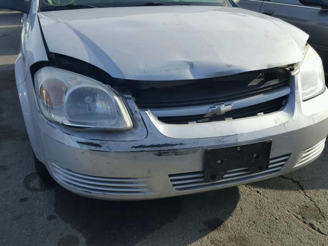 1G1AK52F457563458 - 2005 CHEVROLET COBALT SILVER photo 9