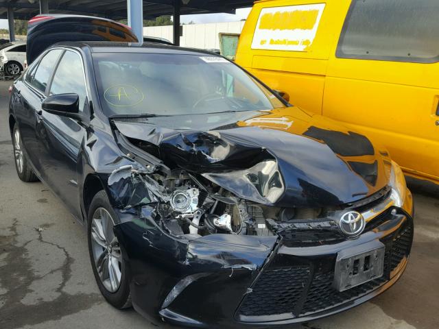 4T1BF1FKXFU031453 - 2015 TOYOTA CAMRY LE BLACK photo 1