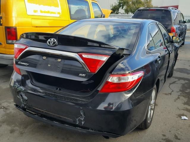 4T1BF1FKXFU031453 - 2015 TOYOTA CAMRY LE 黑色 照片 4