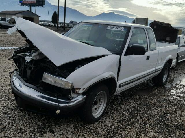 1GCCS19W6Y8313717 - 2000 CHEVROLET S TRUCK S1 WHITE photo 2