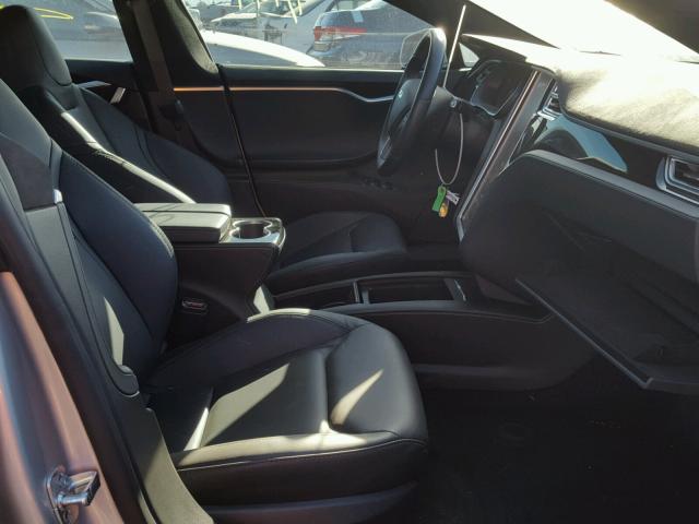 5YJSA1E12GF174435 - 2016 TESLA MODEL S Արծաթագույն լուսանկար 5