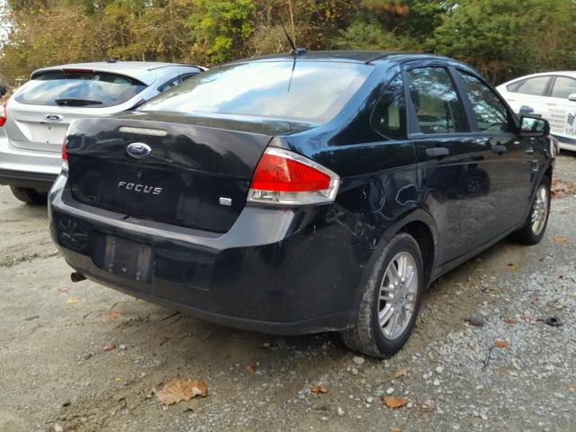 1FAHP35N68W288092 - 2008 FORD FOCUS SE BLACK photo 4