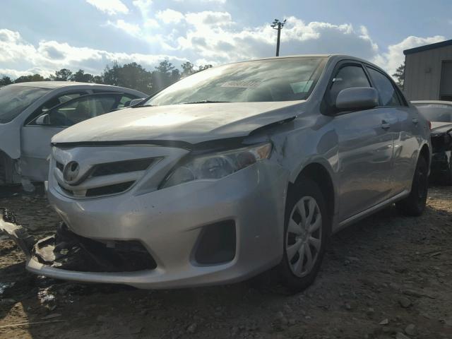 2T1BU4EE0BC666339 - 2011 TOYOTA COROLLA BA SILVER photo 2