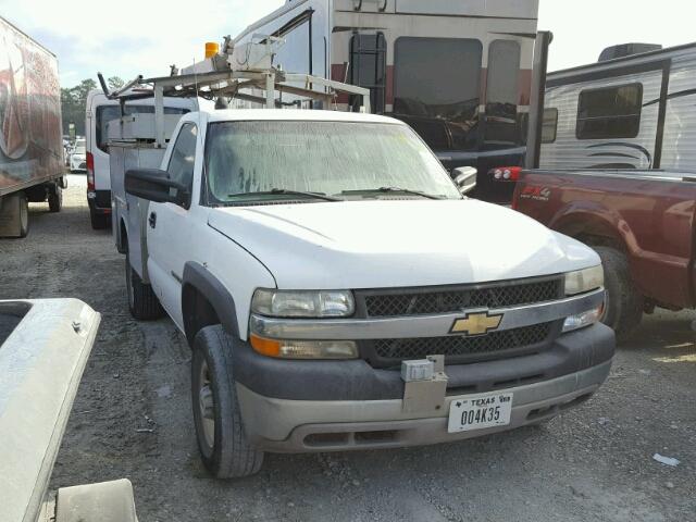 1GBHC24U12Z150589 - 2002 CHEVROLET SILVERADO WHITE photo 1