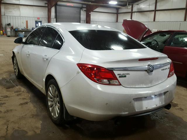 2G4GW5EV3B9188922 - 2011 BUICK REGAL CXL WHITE photo 3