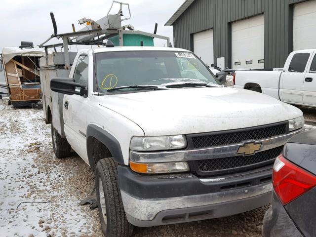 1GBHC24U72Z229331 - 2002 CHEVROLET SILVERADO WHITE photo 1