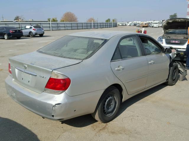 JTDBE32K353026303 - 2005 TOYOTA CAMRY LE SILVER photo 4