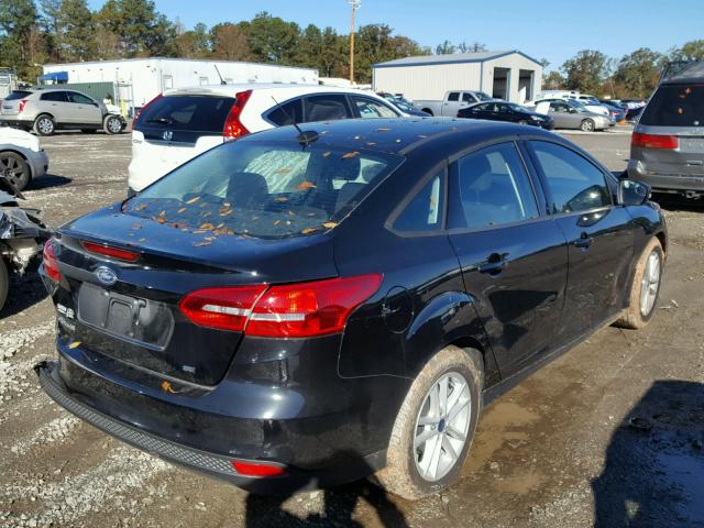 1FADP3F22HL269365 - 2017 FORD FOCUS SE BLACK photo 4