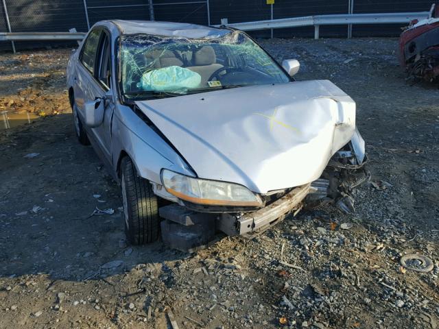 1HGCG66552A012237 - 2002 HONDA ACCORD LX GRAY photo 1