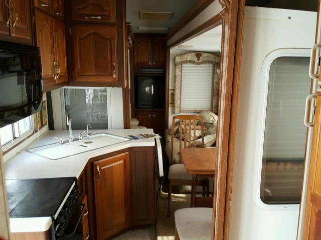 1EM5W3625Y9316067 - 2000 OTHE MOTORHOME WHITE photo 6