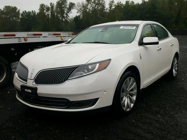 1LNHL9EK6FG605144 - 2015 LINCOLN MKS WHITE photo 2