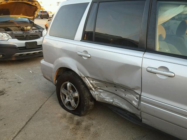 5FNYF28456B020033 - 2006 HONDA PILOT EX SILVER photo 9