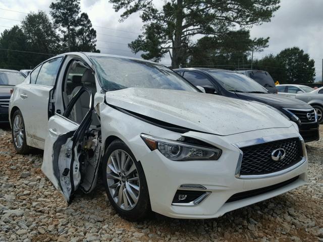 JN1EV7AP9JM592152 - 2018 INFINITI Q50 LUXE WHITE photo 1