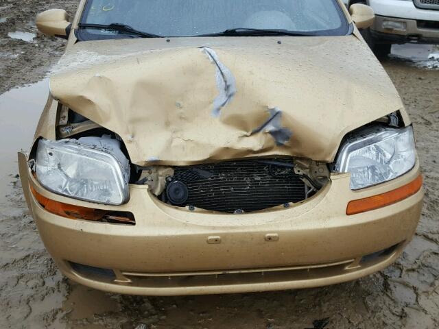 KL1TJ52644B126050 - 2004 CHEVROLET AVEO LS GOLD photo 7