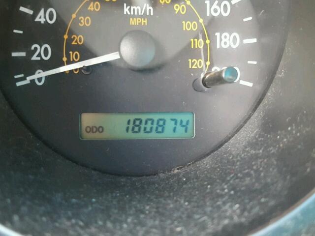 KL1TJ52644B126050 - 2004 CHEVROLET AVEO LS GOLD photo 8