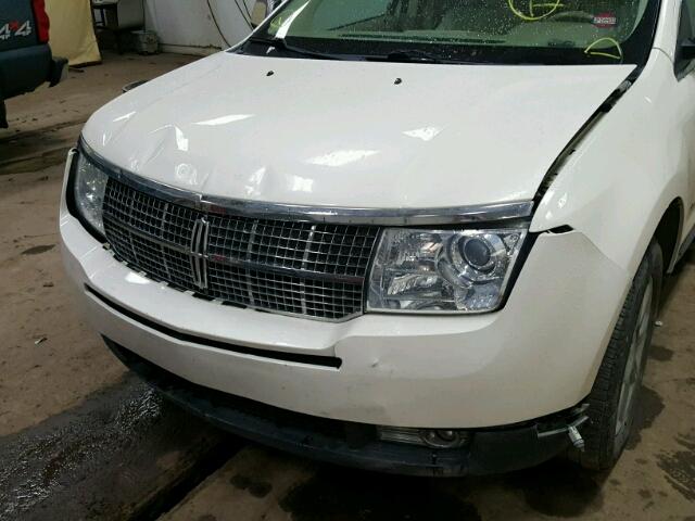 2LMDU88CX7BJ18049 - 2007 LINCOLN MKX WHITE photo 9