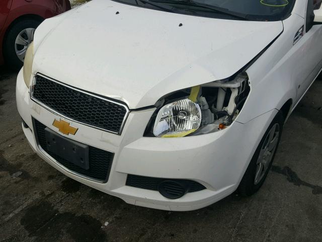 KL1TD66E69B646739 - 2009 CHEVROLET AVEO LS WHITE photo 9