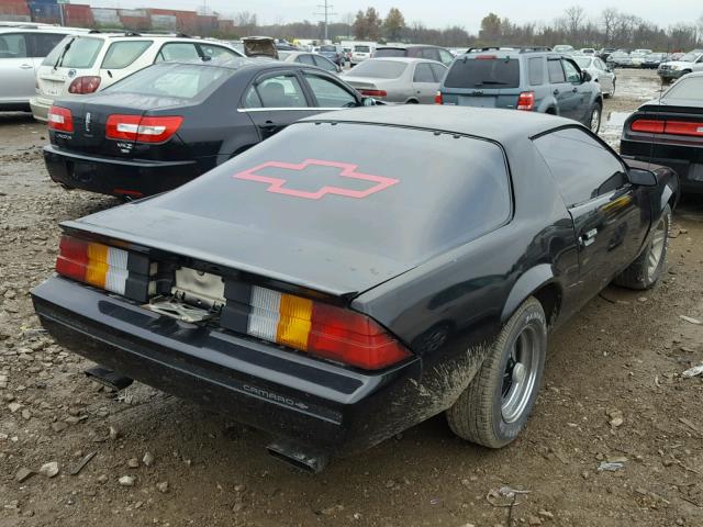 1G1FP87S2FN168268 - 1985 CHEVROLET CAMARO BLACK photo 4