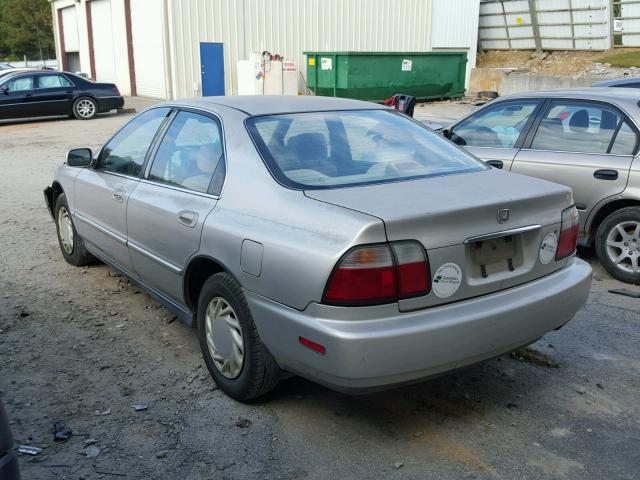 1HGCD5691TA204763 - 1996 HONDA ACCORD VAL SILVER photo 3