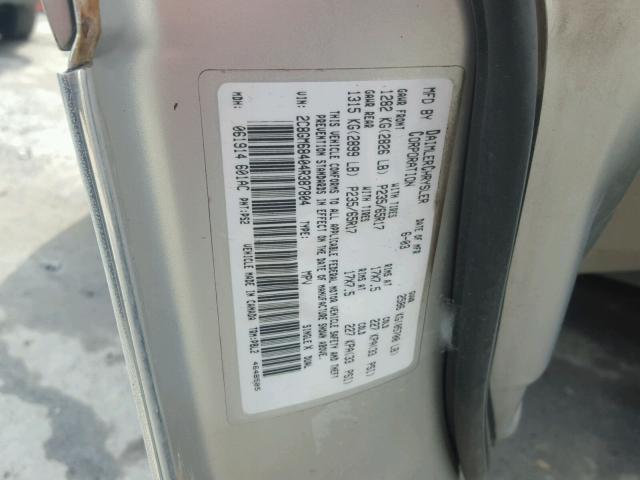 2C8GM68404R387804 - 2004 CHRYSLER PACIFICA SILVER photo 10