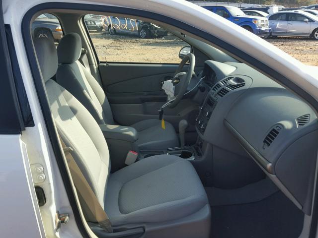 1G1ZS58F17F166048 - 2007 CHEVROLET MALIBU LS თეთრი ფოტო 5