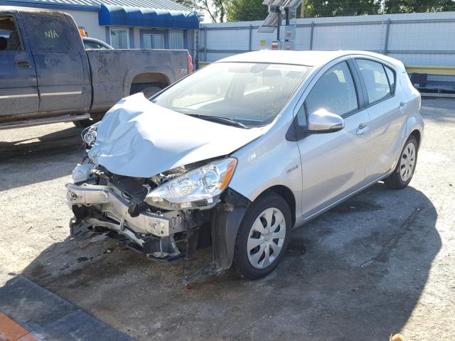 JTDKDTB32E1068419 - 2014 TOYOTA PRIUS C SILVER photo 2