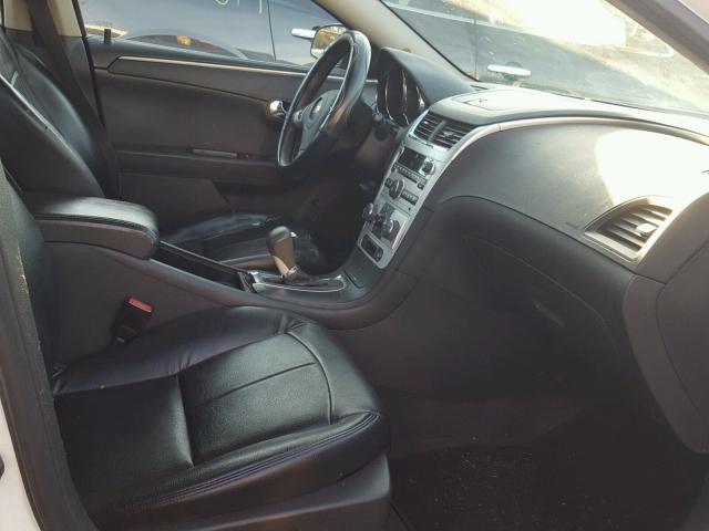 1G1ZC5E19BF384186 - 2011 CHEVROLET MALIBU 1LT 白色 照片 5