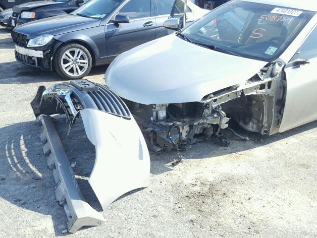 4T4BF1FK4FR508724 - 2015 TOYOTA CAMRY LE SILVER photo 9