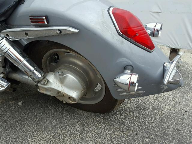 1HFSC52375A215080 - 2005 HONDA VTX1300 R SILVER photo 9