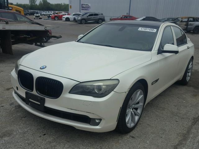 WBAKA83569CY34617 - 2009 BMW 750 I WHITE photo 2