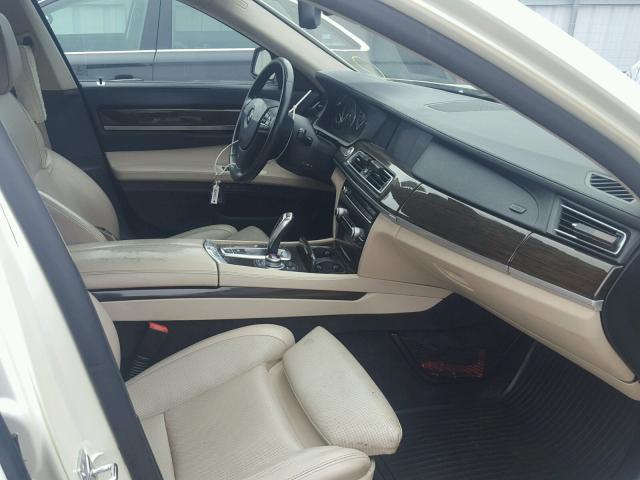 WBAKA83569CY34617 - 2009 BMW 750 I WHITE photo 5