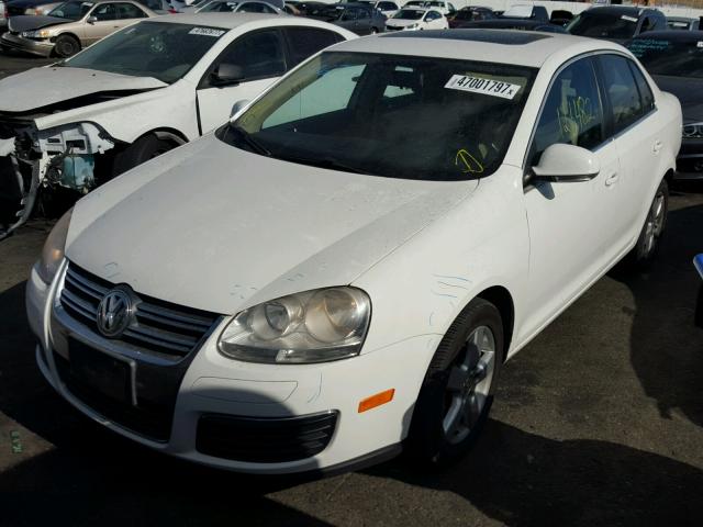 3VWRZ71K29M088711 - 2009 VOLKSWAGEN JETTA SE WHITE photo 2