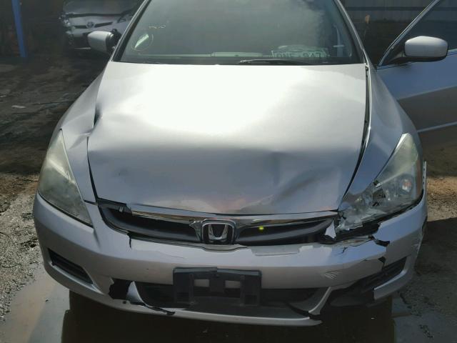 1HGCM66427A088215 - 2007 HONDA ACCORD SE SILVER photo 7