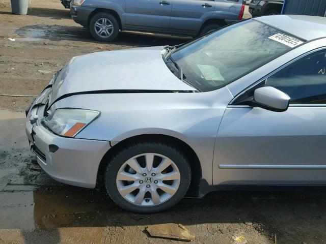 1HGCM66427A088215 - 2007 HONDA ACCORD SE SILVER photo 9