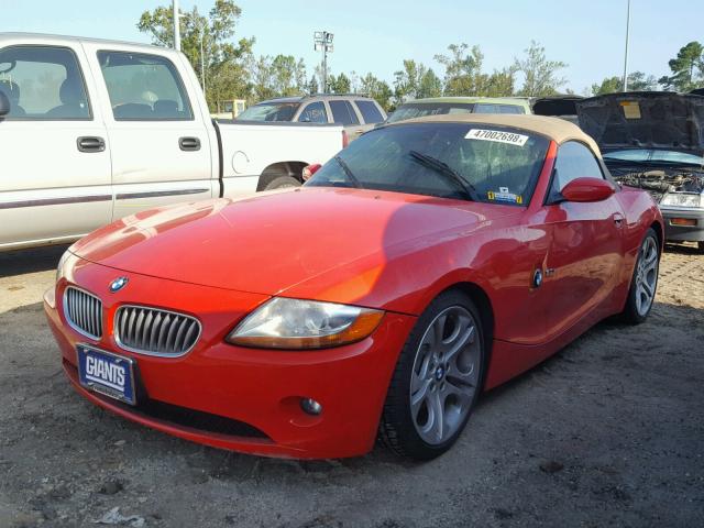 4USBT53594LT26298 - 2004 BMW Z4 3.0 RED photo 2