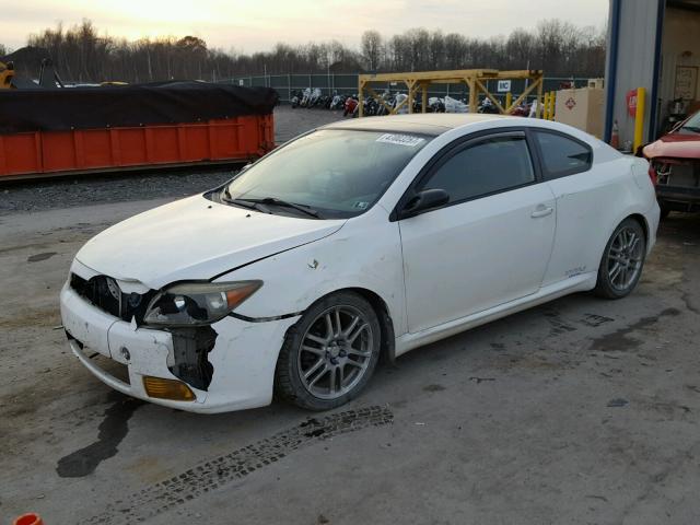 JTKDE177550011474 - 2005 TOYOTA SCION TC WHITE photo 2