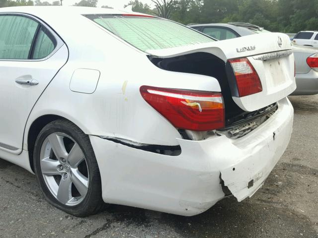 JTHGL5EFXA5040234 - 2010 LEXUS LS 460L WHITE photo 9