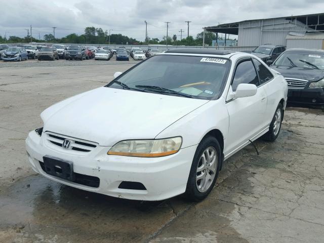 1HGCG22531A020995 - 2001 HONDA ACCORD EX WHITE photo 2